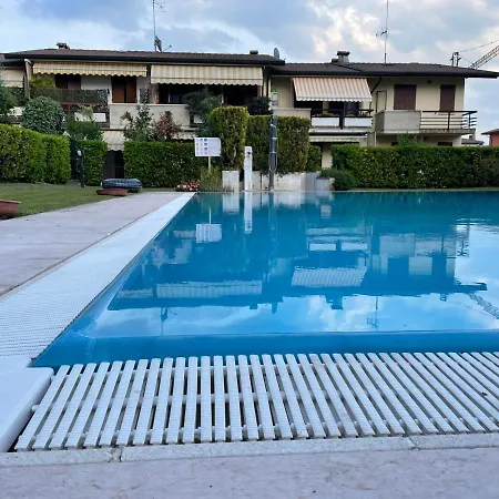 Rosy Apt Sirmione